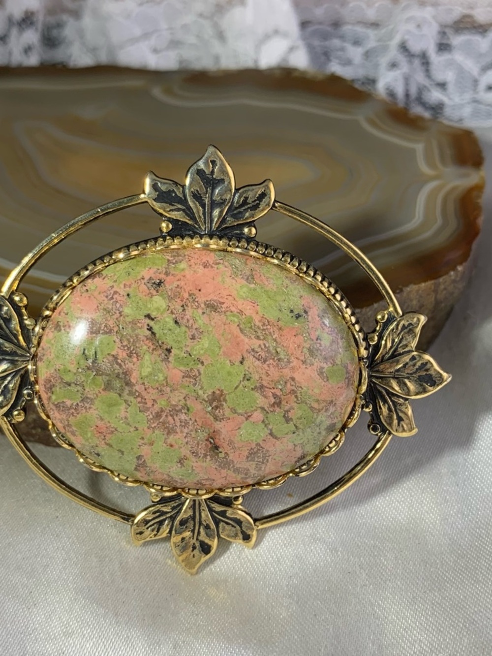 Cameo  Vintage Style Gold-Tone Brooch with Pink and Green Stone.
